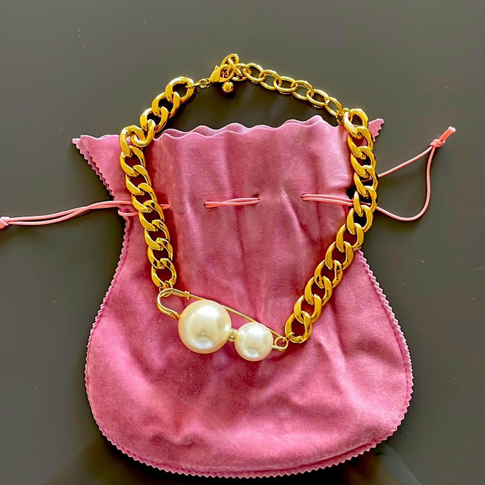 very beautiful new necklace